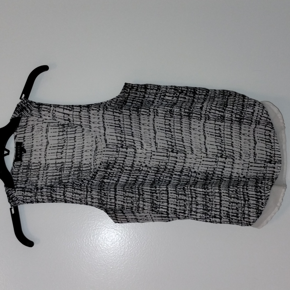 A. Byer Black and White Textured Tank Top